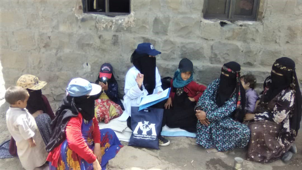 Awareness raising session for nursing and pregnant mothers, teaching them about special precautions needed for breastfeeding during a cholera outbreak.