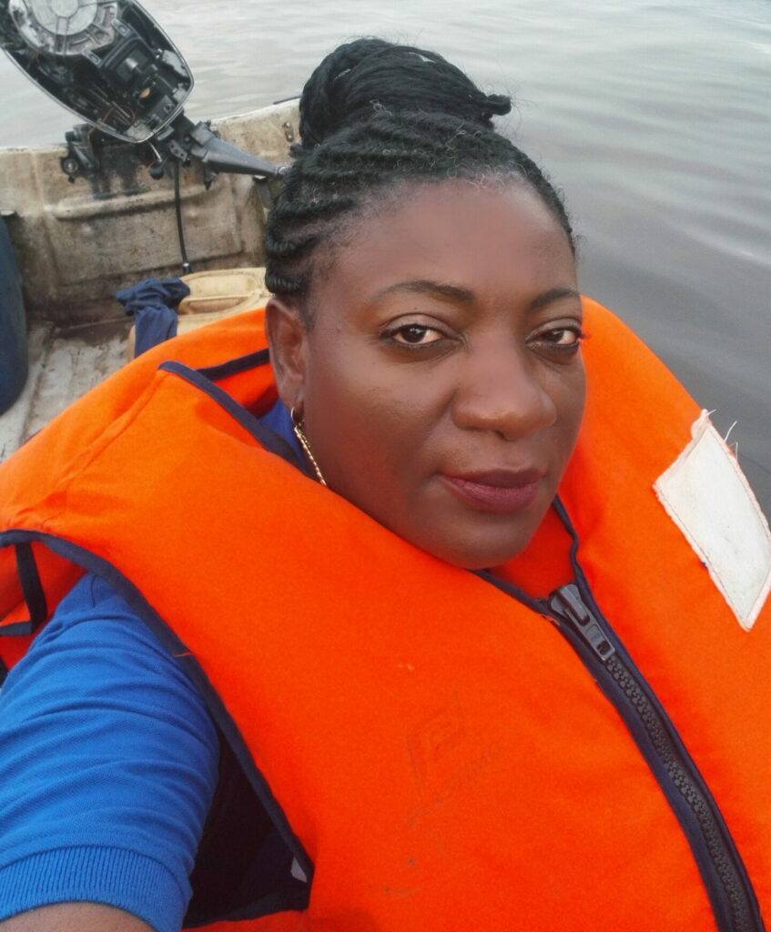 Dr. Dissake travels by sea to Manoka, in Cameroon's Littoral region, to supervise cholera relief activities.