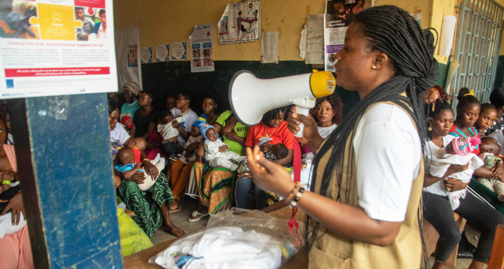 Nutrition Assistant Yeyeh Ndzenkongang Zulehatu conducts an education session with people in Northwest Cameroon.